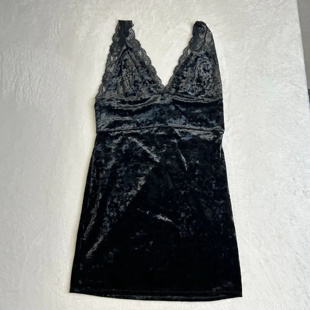 Free People Size Medium Black Viper Velvet & Lace Mini Dress‎
